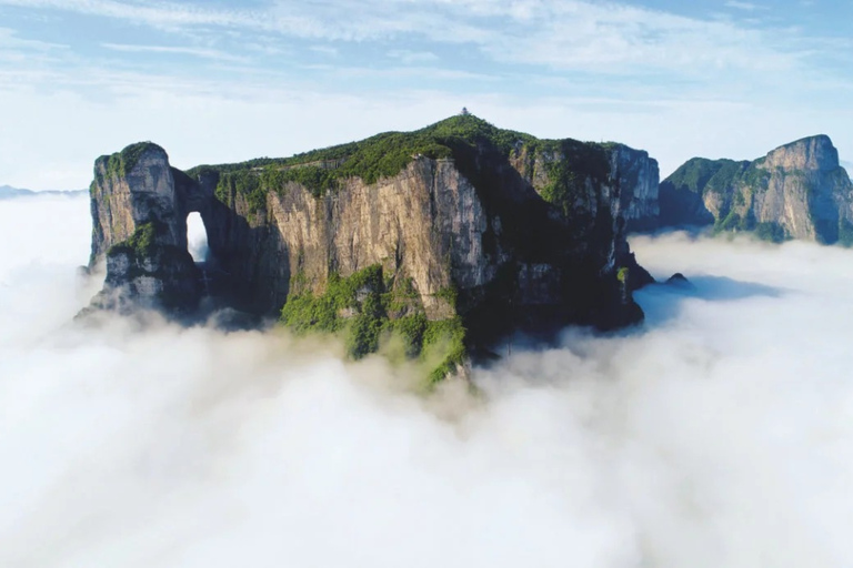 Zhangjiajie 2-Day Tour with Sunrise & Hidden Trails Zhangjiajie 2-Day Tour with Sunrise & Hidden Trails
