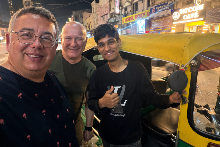 Delhi: A Day Between Gates, Gardens, and Tombs