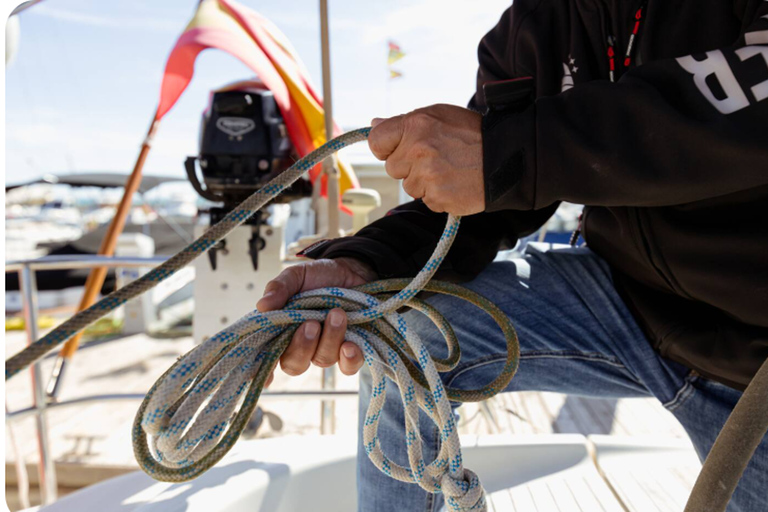 Alicante: Sailboat ride in Alicante Bay Private sailing trip in Alicante Bay