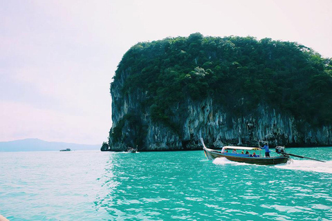 Krabi: Hong Eilanden Privé Longtail Boot TourKrabi: privérondvaart met longtailboot op Hong Islands