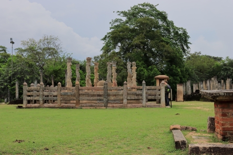 Vanuit Colombo: 2-daagse Culturele Driehoek Tour met Sigiriya