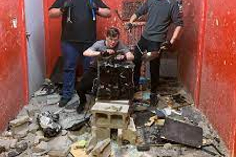 Centro de Sacramento: Experiencia en la Sala RageSemana mala Experiencia en la Sala Rage