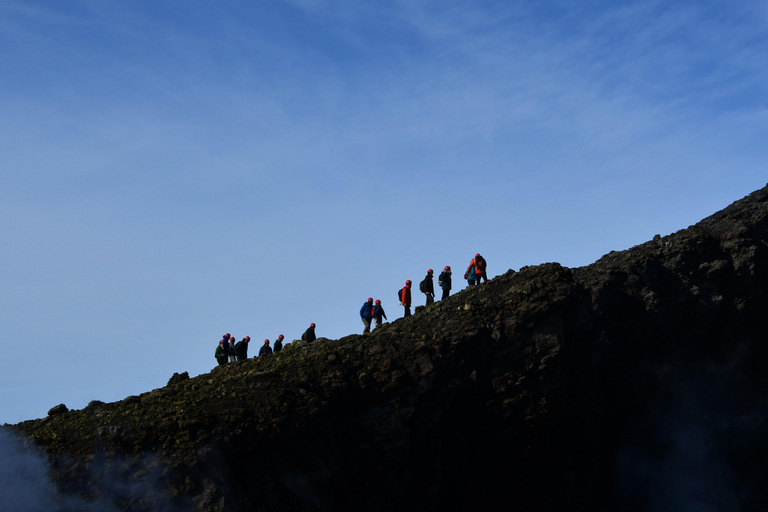 Monte Etna: senderismo guiado por la cima y el cráterMonte Etna: recorrido guiado por la cima y el cráter