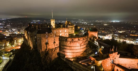 Edinburgh: Small-Group Hidden Old Town & Secret Places Tour