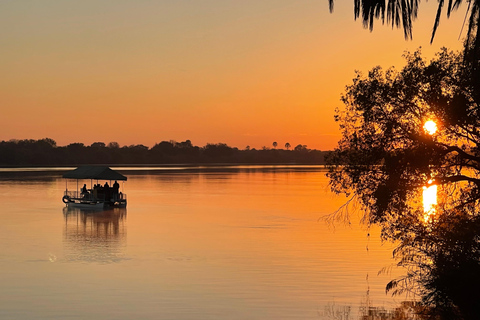 Victoria Falls: Private Sunrise Cruise mit Frühstück