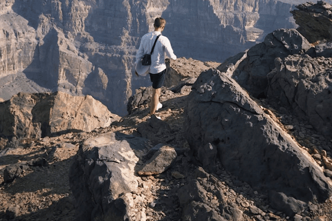From Muscat: Jebel Shams Grand Canyon 4x4 Adventure Hotel Pickup from Muscat