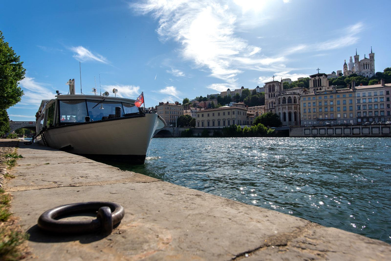 L'Instant Saône – Discovery cruise tour to the tranquil Île Barbe L'Instant Saône – Discovery cruise tour to the peaceful Île Barbe