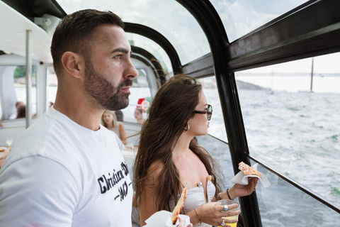 Lisbon – Sangria Social Premium Boat Experience Lisbon: Sangria Vibe Premium Boat Experience