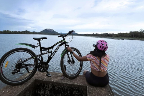 Sigiriya: Guided Village Bike Tour with Sigiriya Rock Views