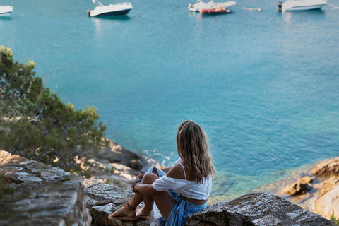 From Barcelona: PRIVATE Cadaqués Guided Tour & Wine Tasting