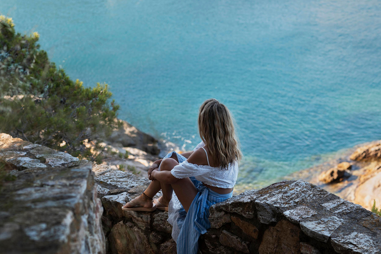 From Barcelona: PRIVATE Cadaqués Guided Tour & Wine Tasting