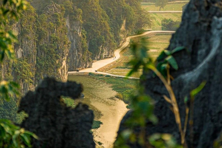 Hanoi: 3-Day Ninh Binh, Ha Long & Lan Ha Bay 5-Star Cruise