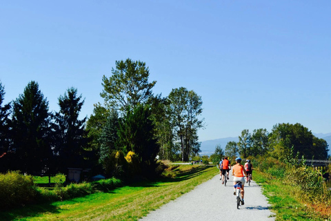 Vancouver: Lynn Canyon Park Hike & Pitt Meadows Bike Tour