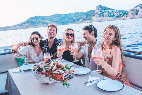 Palma: Private Flybridge Motorboat Tour - All Included Palma: Sunset Tapas Cruise to Caves or Calas on a Llaut