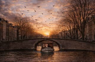 Amsterdam: Abendliche Grachtenfahrt (bei Sonnenuntergang) mit Bar an Bord