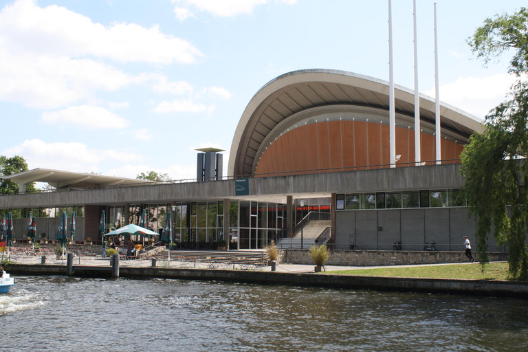 Berlin: Spreefahrt mit beheiztem Schiff + Live Guide