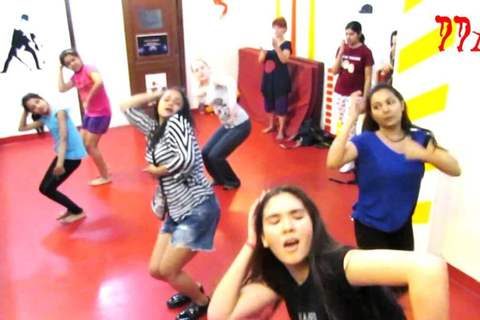 Delhi: Bollywood Dance Classes Tour