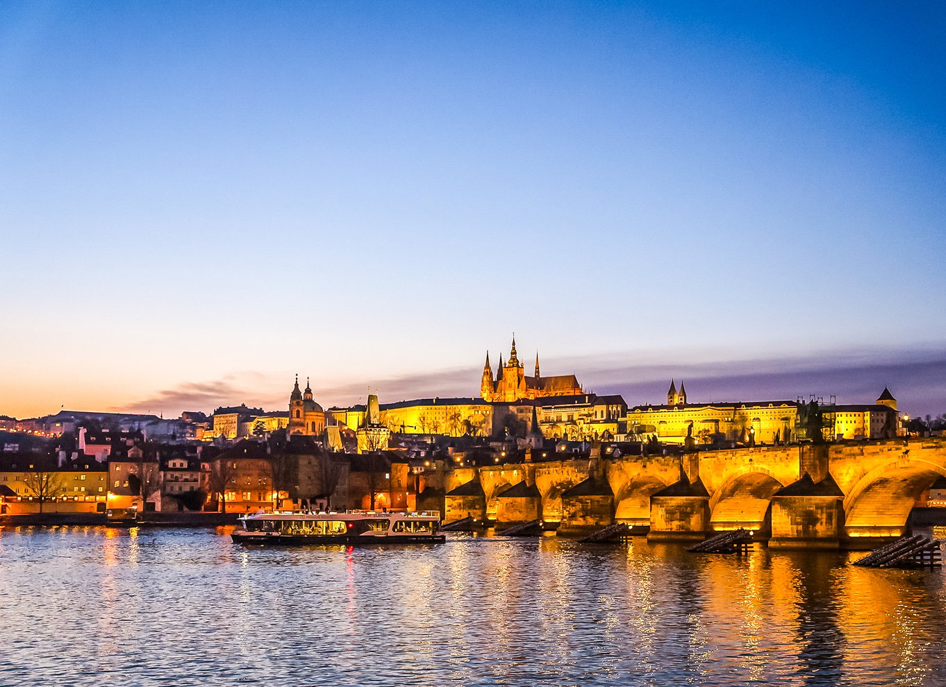 Prag: 50-minutters sightseeing-krydstogt om aftenen