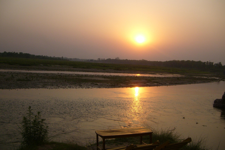 3 nuits d&#039;aventure à Chitwan avec 1 nuit dans une tour de la jungle