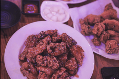 Séoul : Visite culinaire de l&#039;après-midi en Ebike et &quot;Happy Hour&quot; (nourriture et boissons)