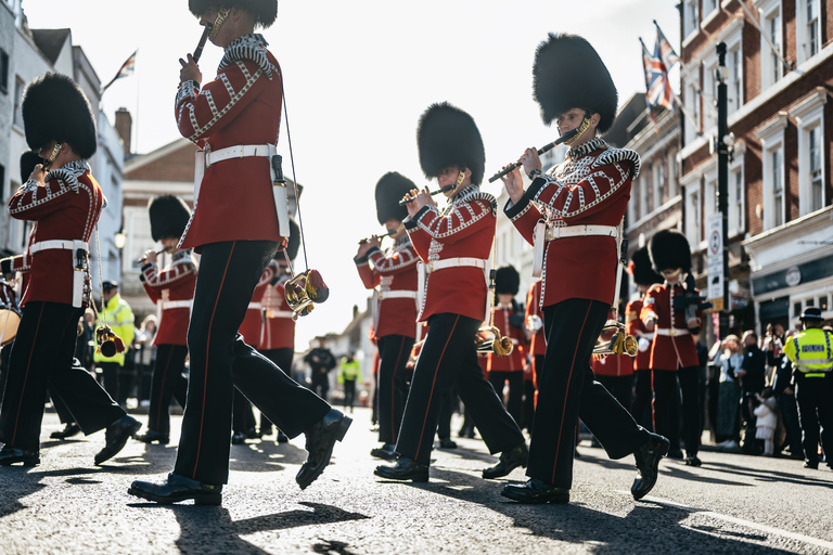 London: Windsor, Stonehenge und Oxford - TagestourTour auf Englisch mit Stonehenge & Windsor Castle Eintrittsgelder