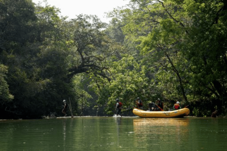 Vanuit San Cristóbal: 4-daagse jungle- en raftingtourHut met eigen badkamer buiten de jungle