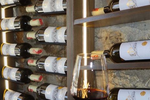 Berat: Guided Walking Tour with Food and Wine Tasting