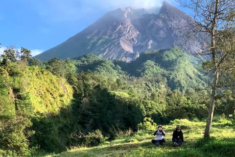 Kalitalang-Merapi Hike, Keraton Yogyakarta & Tamansari Tour - Image 2
