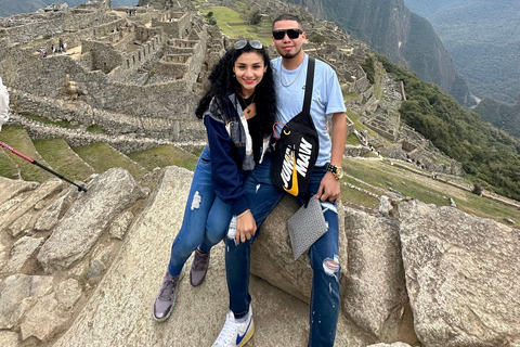 We are located in Miraflores : we offer Toars in lima Peru and transfers.