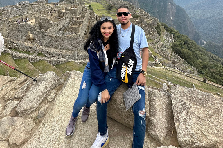 We are located in Miraflores : we offer Toars in lima Peru and transfers.