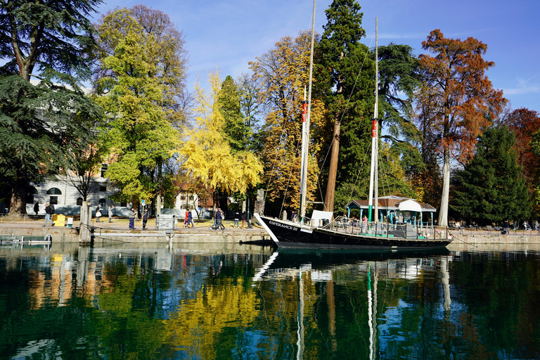 Von Genf aus: Tagestour zum Palais de I&#039;Île, Annecy-See, etc.Route festlegen Reise