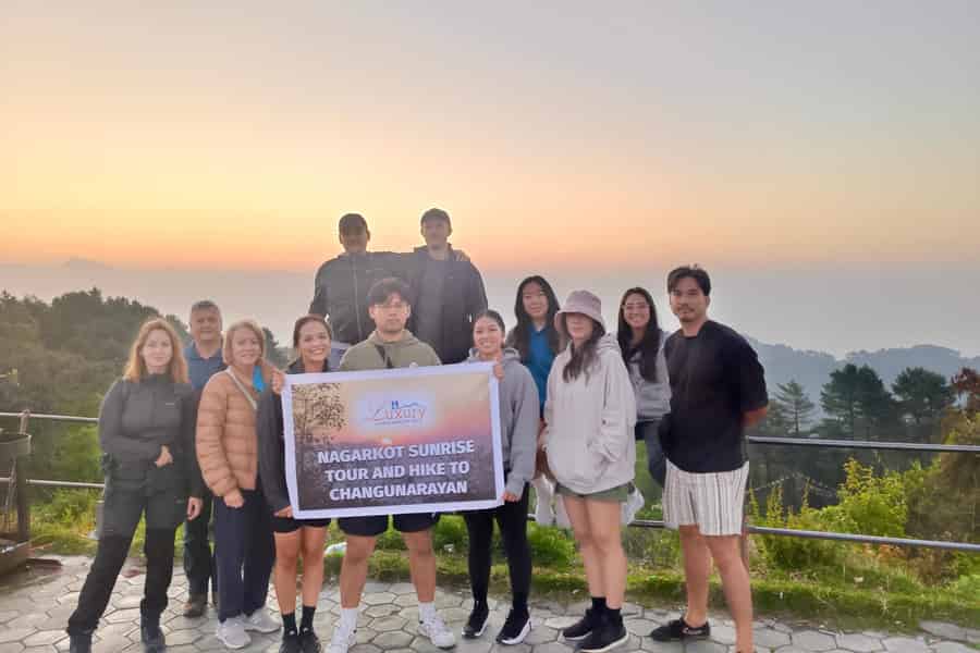 Kathmandu: Nagarkot & Changunarayan Tempel Wanderung mit Mittagessen. Foto: GetYourGuide