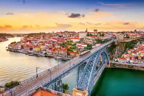 Porto: Private Ganztagestour durch die Stadtführung