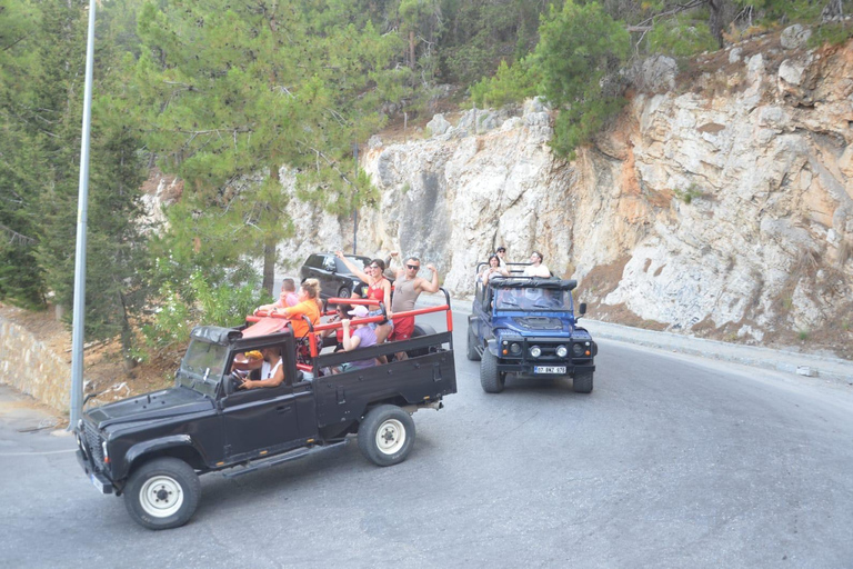 Alanya: Night Safari and Disco Boat Tour with Dinner