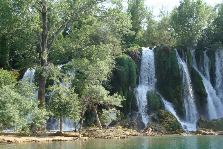 Trasferimento privato da Spalato a Zagabria con laghi di Plitvice e vino