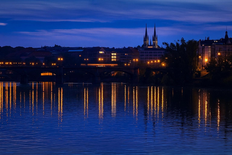 Prague: 1-Hour Prosecco Party Cruise with Unlimited Prosecco