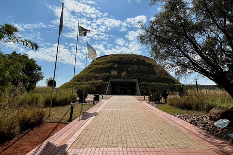 Cultureel dorp en Sterkfontein-grotten &amp; MaropengCultureel dorp en Sterkfontein-grotten en Maropeng