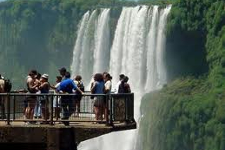 Wycieczka do wodospadu Iguazu po stronie brazylijskiejWodospad Iguazu z hoteli w Foz de Iguaçu, Brazylia