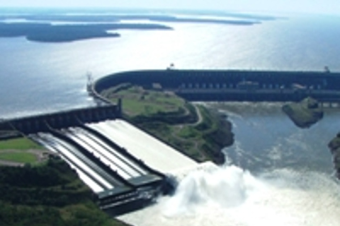 Depuis l'Argentine : Chutes d'Iguazu côté brésilien et barrage d'Itaipu