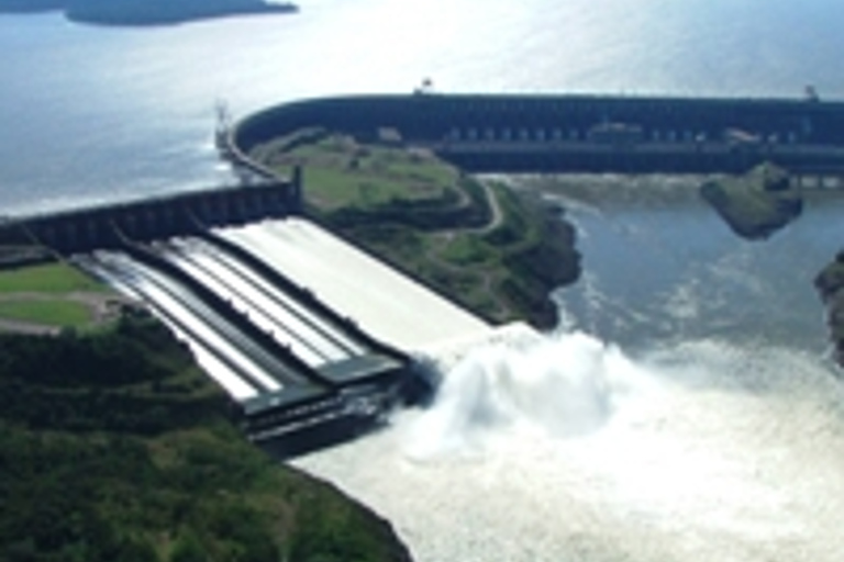 Depuis l'Argentine : Chutes d'Iguazu côté brésilien et barrage d'Itaipu