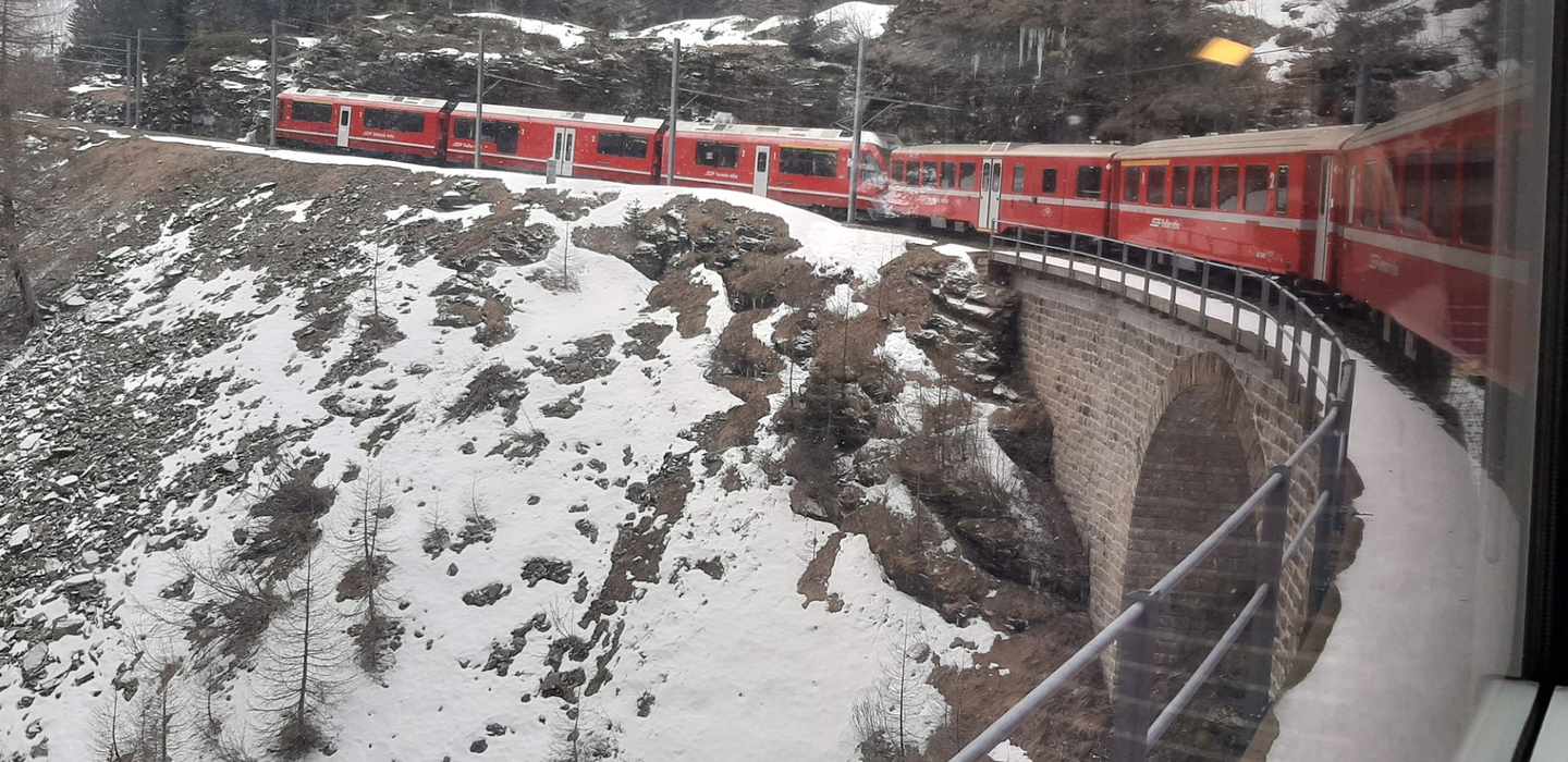 Von Mailand aus: Tagestour durch die Alpen mit Bernina-Zugfahrt