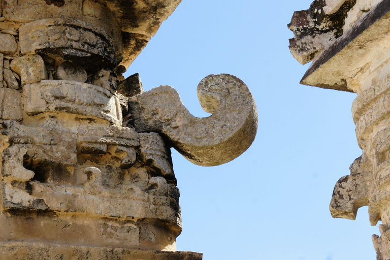 Cancun: Chichén Itzá, cenote Ik Kil & Valladolid met lunchOphalen vanuit Cancun