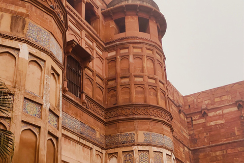 Da Jaipur: Tour privato dell&#039;alba di Tajmahal e della città di Agra in autoAuto AC con autista e guida + drop Jaipur o Delhi