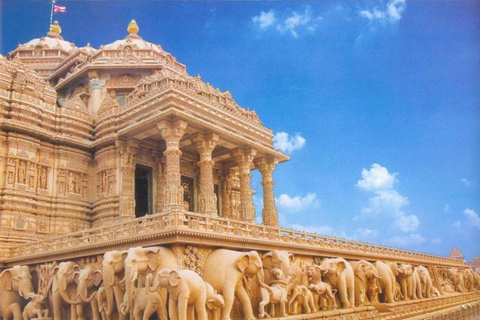 Delhi: 6 Hour Spiritual Temple Tour by Car With Female Guide Tour With Only Guide Service