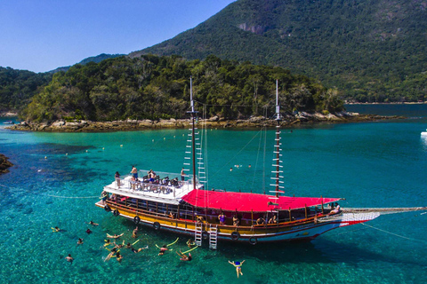 Full tour departing from Angra, with lunch