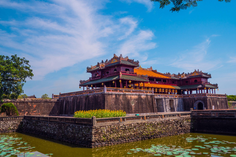 Desde Hoi An: Excursión por la Ciudad Imperial de Hue y el Paso de Hai Van, TumbasDe Hoi An/DaNang a Hue en 1 Día en Excursión Privada