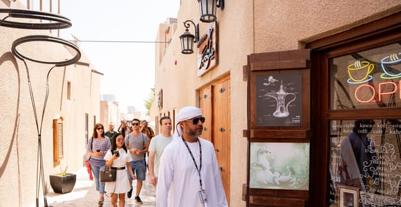 Old Dubai Guided Tour With Photographer: Souks & Street Food