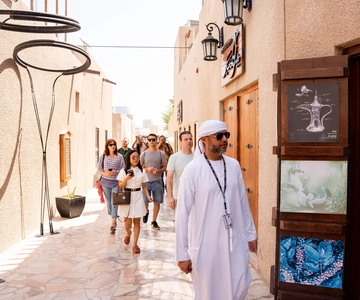 Old Dubai Guided Tour With Photographer: Souks & Street Food