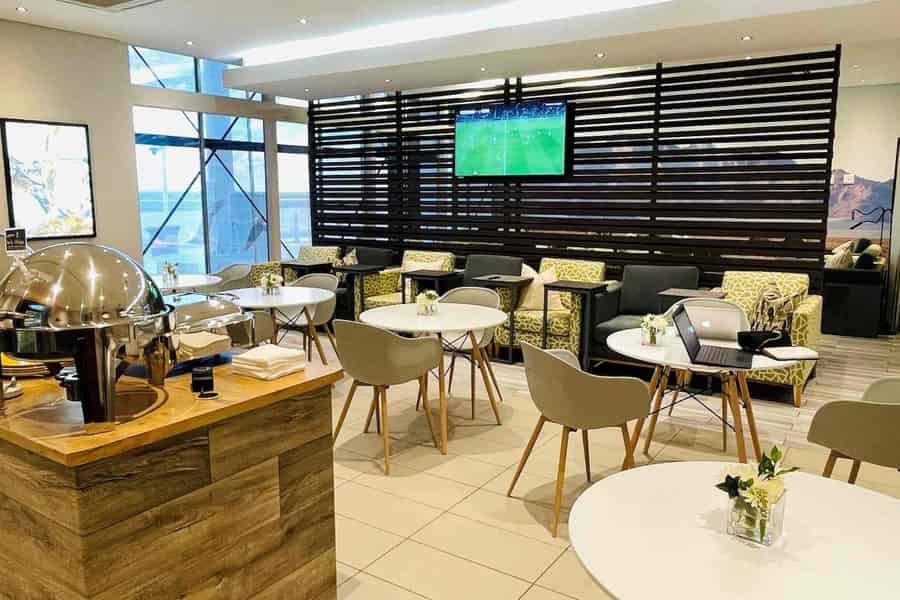 WDH Windhoek Hosea Kutako Airport Paragon Premium Lounge. Foto: GetYourGuide WDH Windhoek Hosea Kutako Airport Paragon Premium Lounge. Foto: GetYourGuide