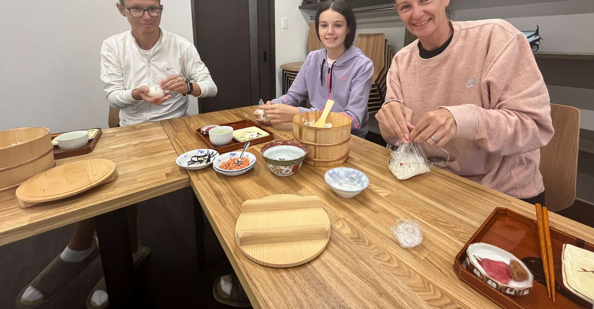 Takayama: Onigiri and miso soup making at a buddhist temple photo 10